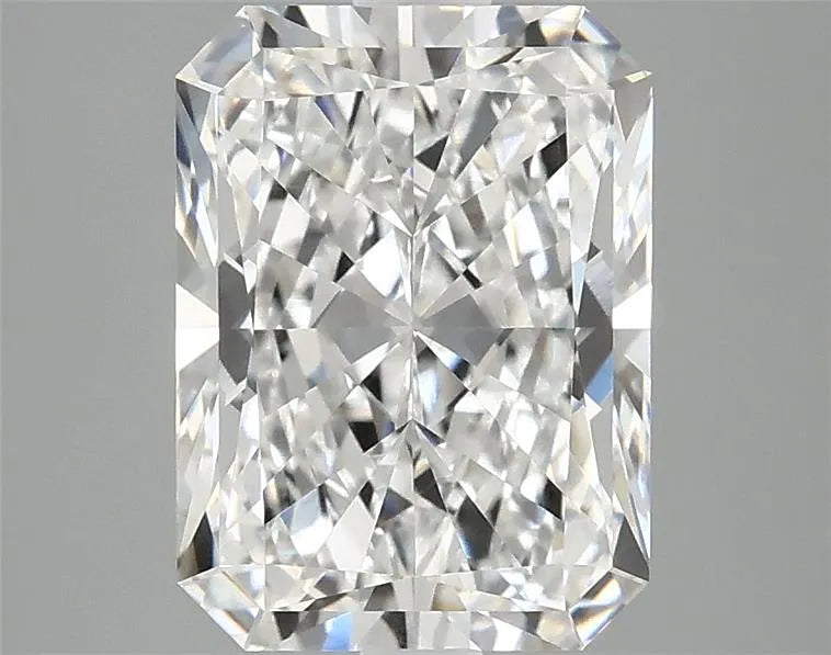 3.02ct Radiant Lab Grown Diamond (Colour E, Clarity VVS2, IGI Certified)
