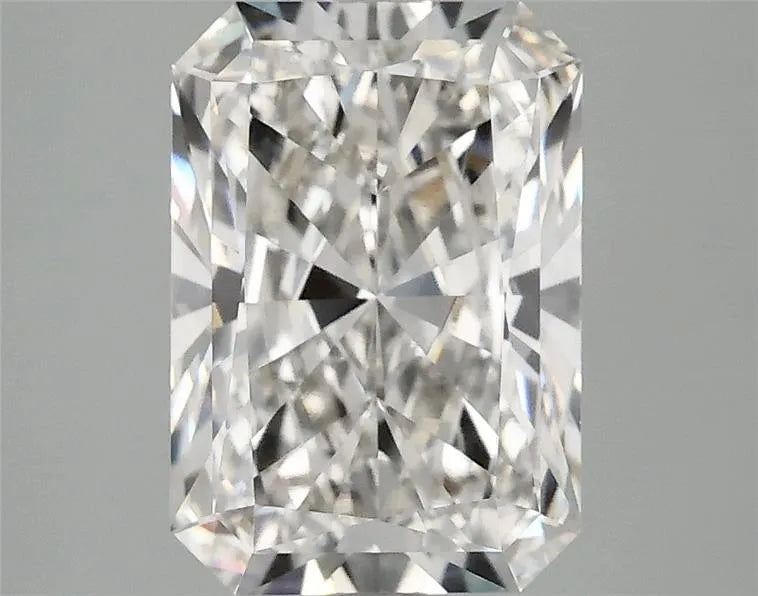3.02ct Radiant Lab Grown Diamond (Colour G, Clarity VVS2, IGI Certified)