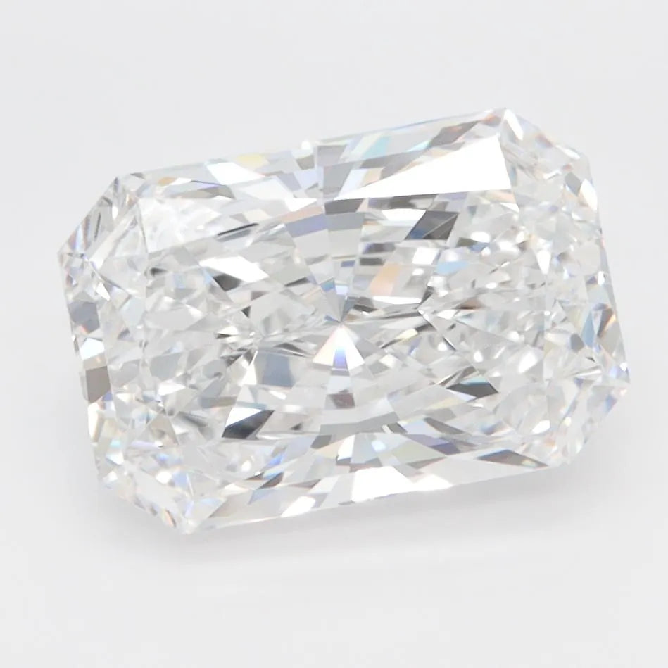 3.03ct Radiant Lab Grown Diamond (Colour D, Clarity VVS1, IGI Certified)