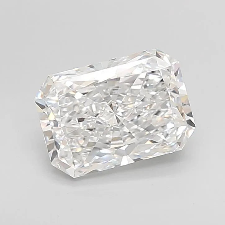 3.03ct Radiant Lab Grown Diamond (Colour D, Clarity VVS2, IGI Certified)