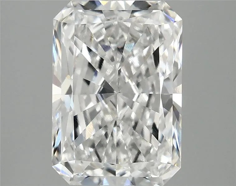 3.03ct Radiant Lab Grown Diamond (Colour E, Clarity VS1, IGI Certified)