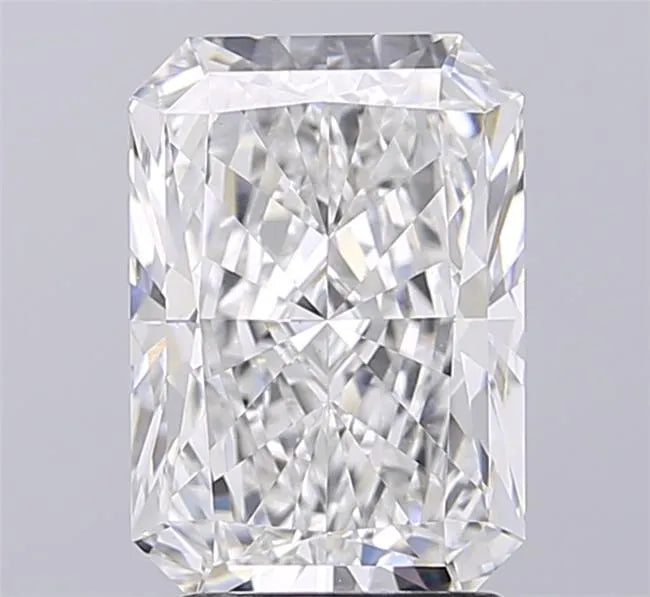 3.03ct Radiant Lab Grown Diamond (Colour E, Clarity VS1, IGI Certified)
