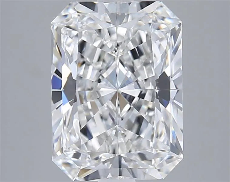 3.03ct Radiant Lab Grown Diamond (Colour E, Clarity VVS1, IGI Certified)