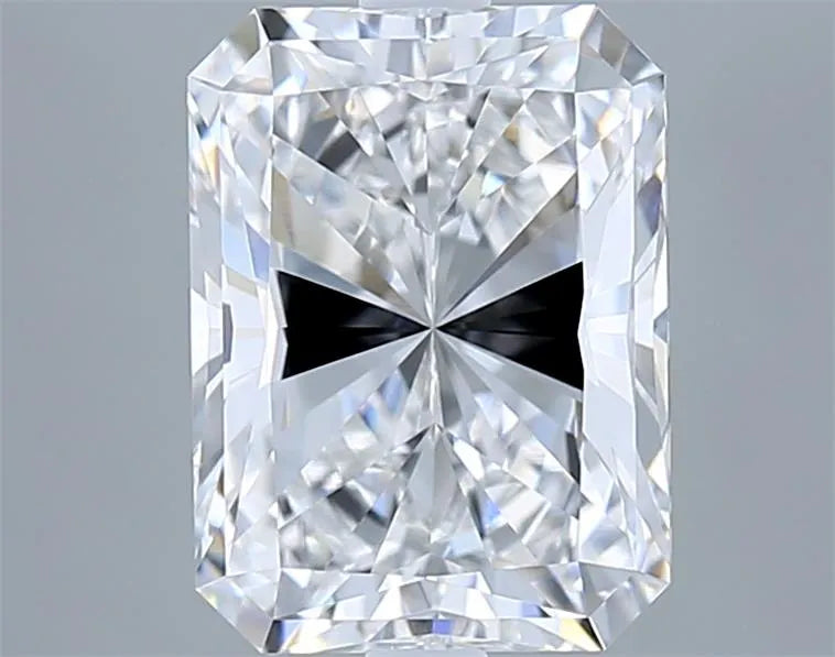 3.03ct Radiant Lab Grown Diamond (Colour E, Clarity VVS1, IGI Certified)