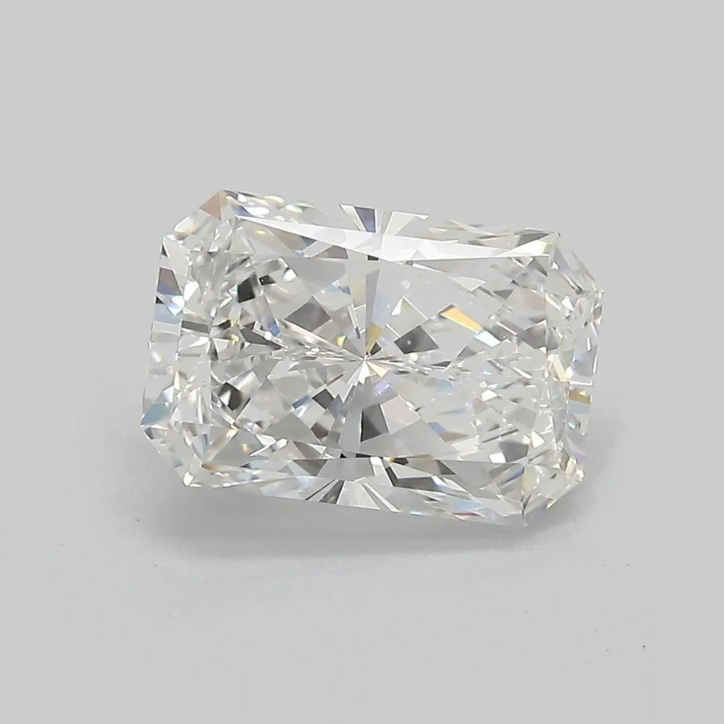 3.03ct Radiant Lab Grown Diamond (Colour F, Clarity VVS1, IGI Certified)