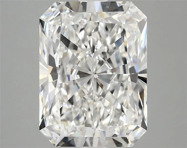3.03ct Radiant Lab Grown Diamond (Colour F, Clarity VVS2, IGI Certified)