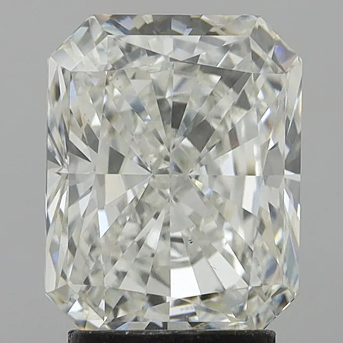 3.03ct Radiant Lab Grown Diamond (Colour G, Clarity VS2, IGI Certified)