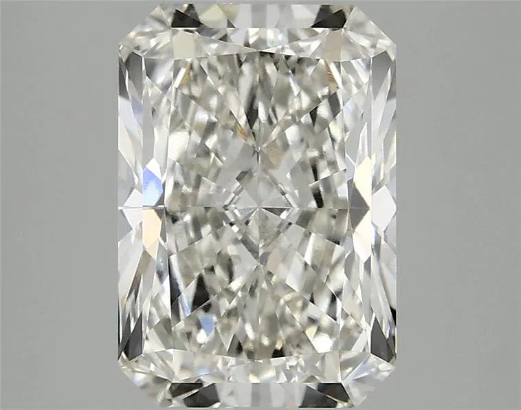 3.03ct Radiant Lab Grown Diamond (Colour G, Clarity VS2, IGI Certified)