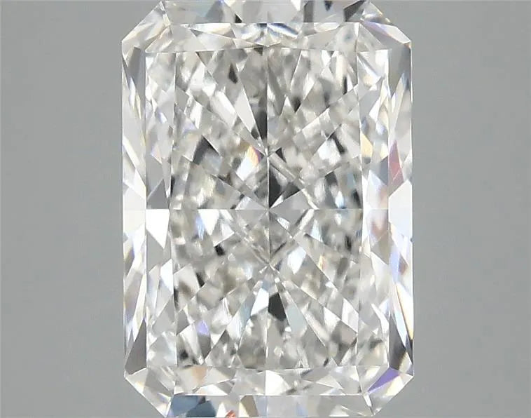 3.03ct Radiant Lab Grown Diamond (Colour G, Clarity VVS2, IGI Certified)