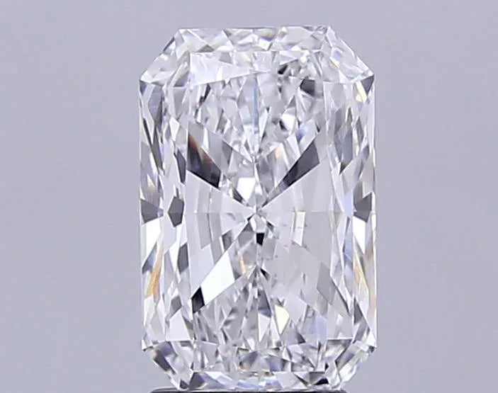 3.04ct Radiant Lab Grown Diamond (Colour D, Clarity VVS2, IGI Certified)