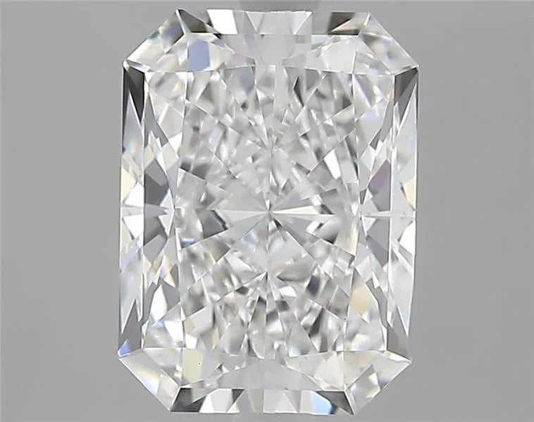3.04ct Radiant Lab Grown Diamond (Colour E, Clarity VVS2, IGI Certified)
