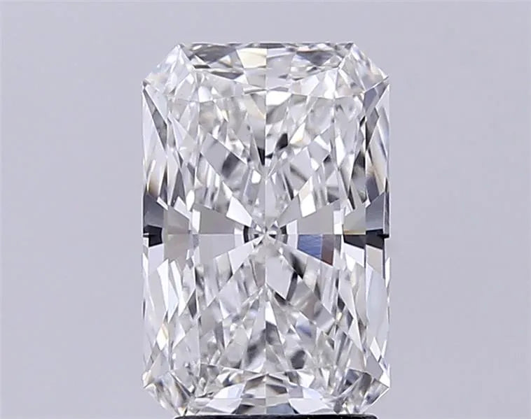 3.04ct Radiant Lab Grown Diamond (Colour F, Clarity VVS2, IGI Certified)