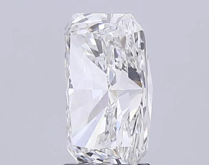 3.04ct Radiant Lab Grown Diamond (Colour G, Clarity VVS2, IGI Certified)