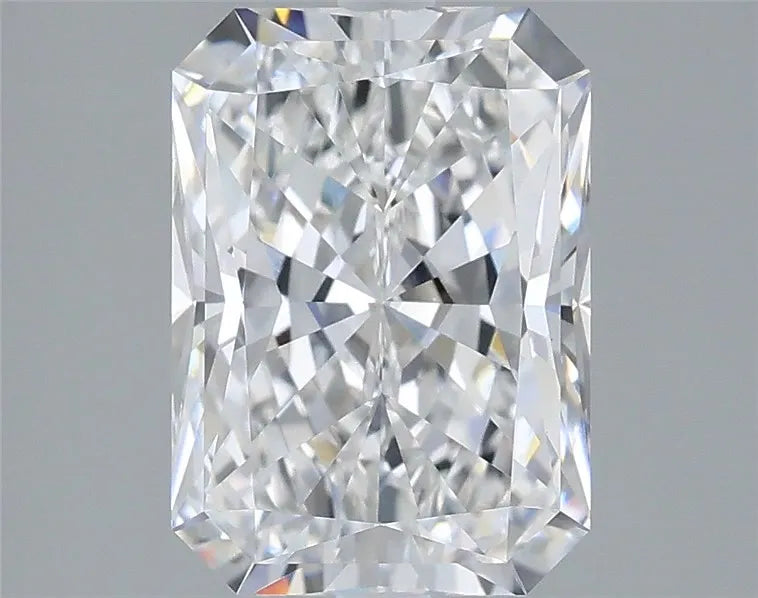 3.05ct Radiant Lab Grown Diamond (Colour D, Clarity VVS2, IGI Certified)