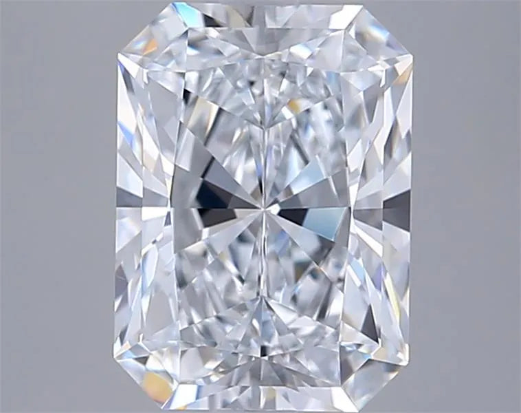 3.05ct Radiant Lab Grown Diamond (Colour E, Clarity VVS1, IGI Certified)
