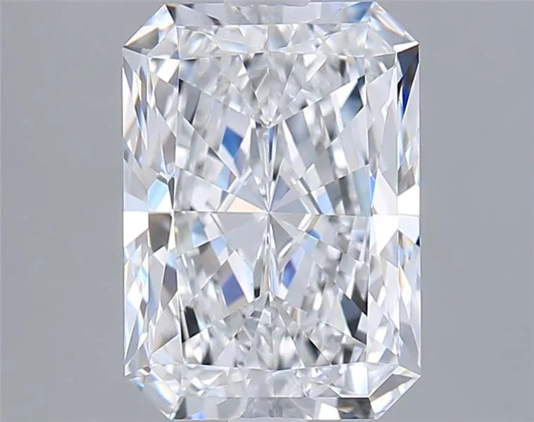 3.05ct Radiant Lab Grown Diamond (Colour E, Clarity VVS2, IGI Certified)