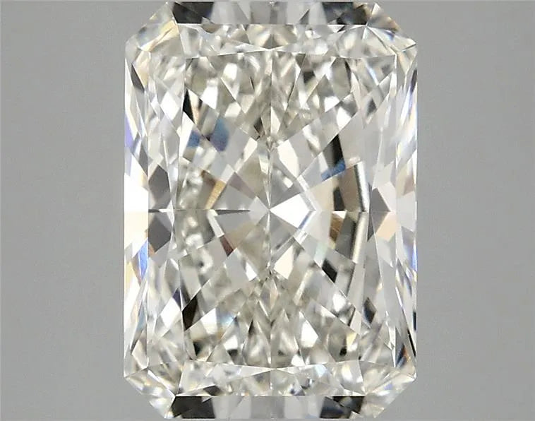 3.05ct Radiant Lab Grown Diamond (Colour G, Clarity VVS2, IGI Certified)