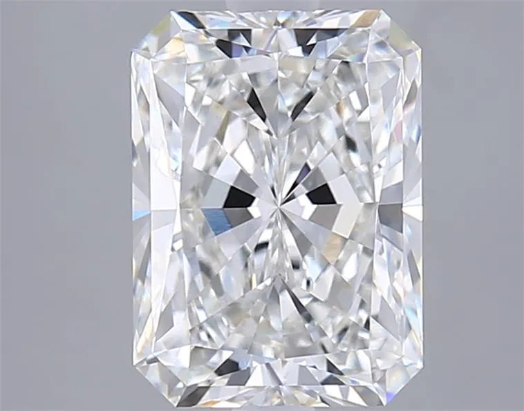 3.06ct Radiant Lab Grown Diamond (Colour E, Clarity VVS1, IGI Certified)