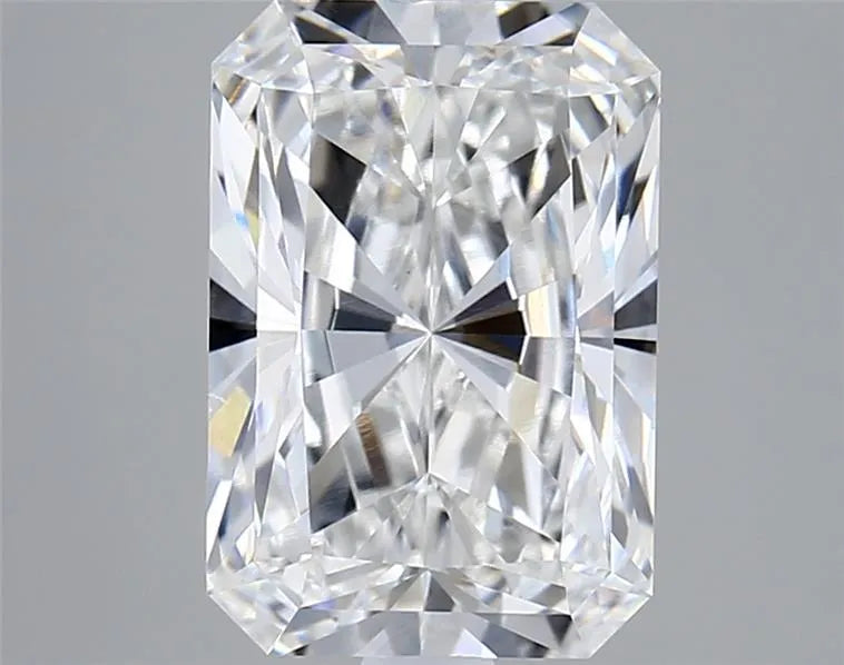 3.06ct Radiant Lab Grown Diamond (Colour E, Clarity VVS2, IGI Certified)