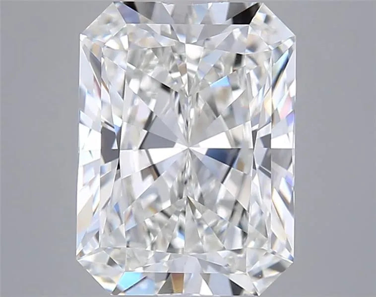3.06ct Radiant Lab Grown Diamond (Colour G, Clarity VVS2, IGI Certified)