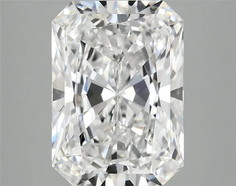 3.07ct Radiant Lab Grown Diamond (Colour D, Clarity VVS2, IGI Certified)