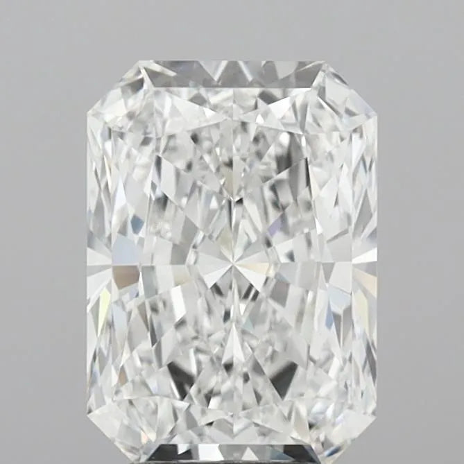 3.07ct Radiant Lab Grown Diamond (Colour E, Clarity VVS1, IGI Certified)