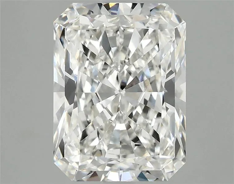 3.07ct Radiant Lab Grown Diamond (Colour G, Clarity VVS2, IGI Certified)