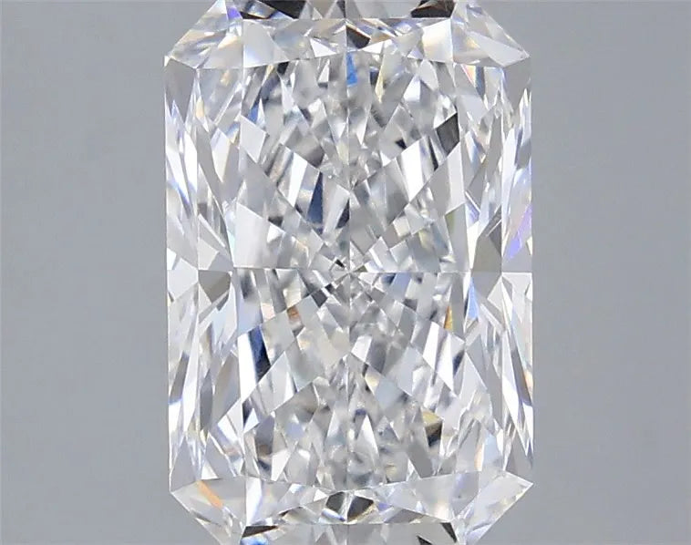 3.08ct Radiant Lab Grown Diamond (Colour D, Clarity VVS2, IGI Certified)