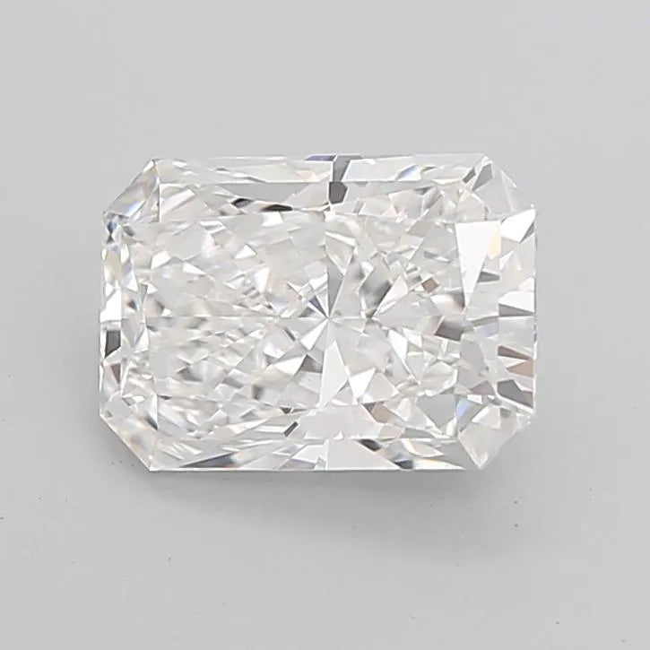 3.08ct Radiant Lab Grown Diamond (Colour E, Clarity VVS2, IGI Certified)