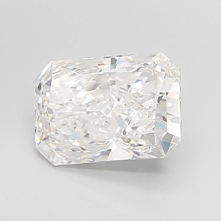 3.08ct Radiant Lab Grown Diamond (Colour E, Clarity VVS2, IGI Certified)