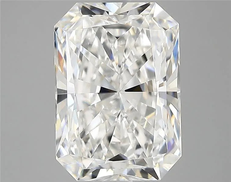 3.08ct Radiant Lab Grown Diamond (Colour G, Clarity VVS2, IGI Certified)