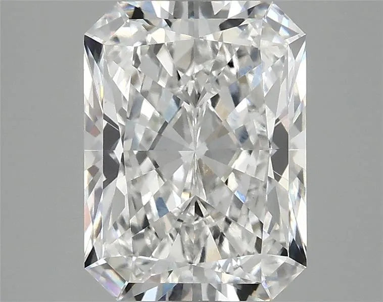3.09ct Radiant Lab Grown Diamond (Colour E, Clarity VVS2, IGI Certified)