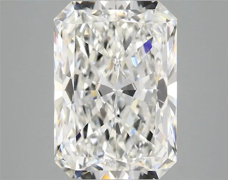 3.09ct Radiant Lab Grown Diamond (Colour E, Clarity VVS2, IGI Certified)