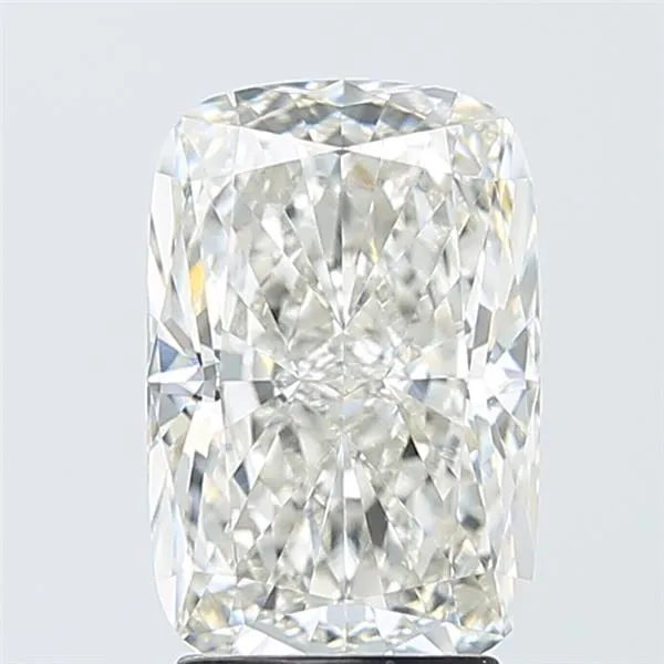 3.10ct Cushion modified Lab Grown Diamond (Colour G, Clarity VVS2, IGI Certified)