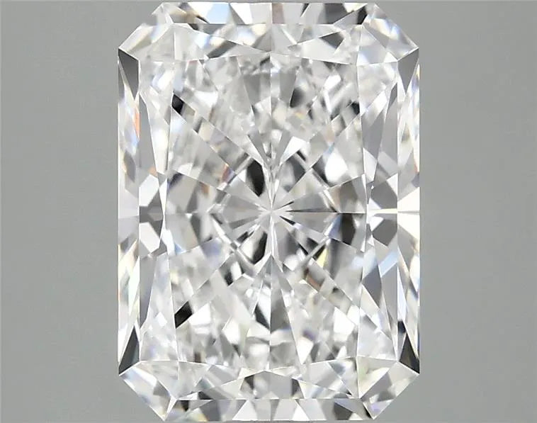 3.10ct Radiant Lab Grown Diamond (Colour D, Clarity VVS2, IGI Certified)
