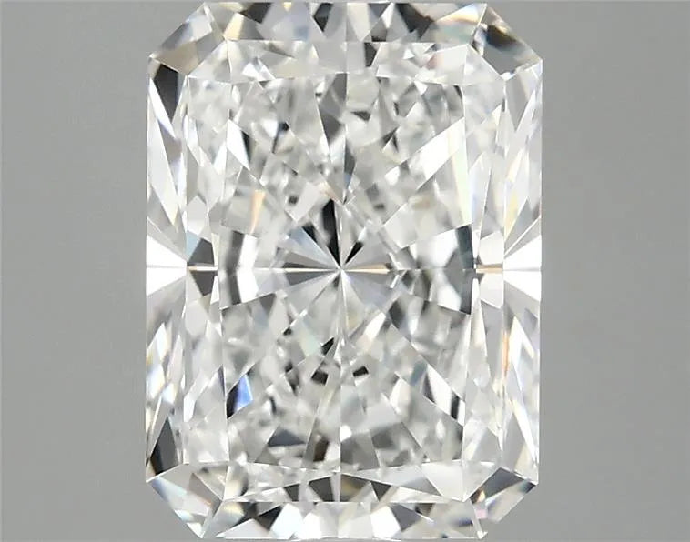 3.10ct Radiant Lab Grown Diamond (Colour E, Clarity VVS2, IGI Certified)