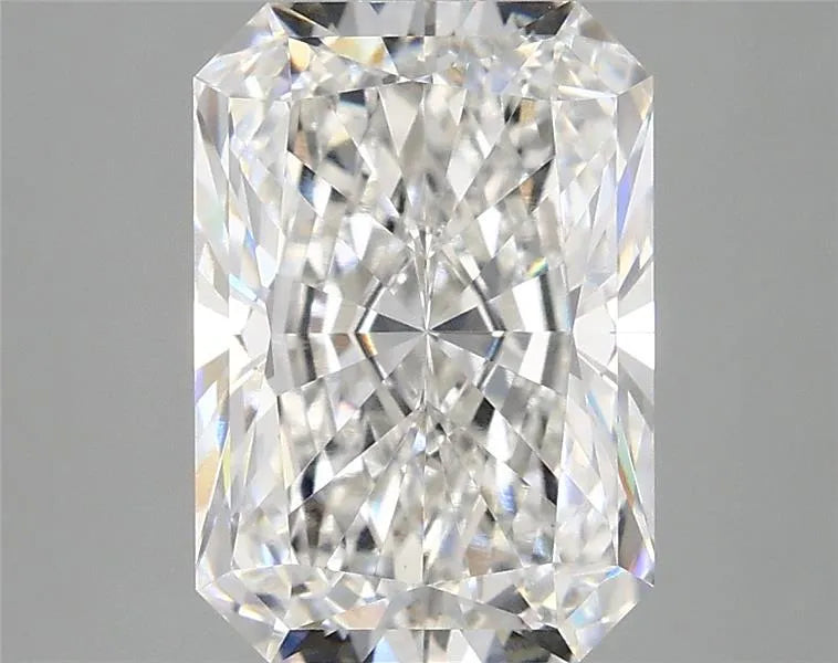 3.10ct Radiant Lab Grown Diamond (Colour E, Clarity VVS2, IGI Certified)