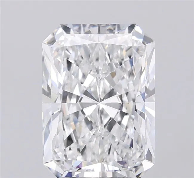 3.10ct Radiant Lab Grown Diamond (Colour E, Clarity VVS2, IGI Certified)