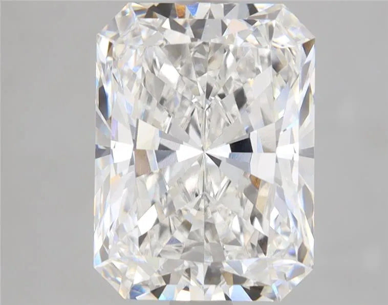 3.10ct Radiant Lab Grown Diamond (Colour E, Clarity VVS2, IGI Certified)