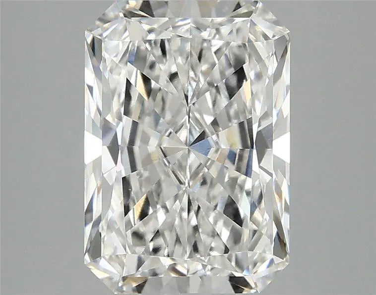 3.10ct Radiant Lab Grown Diamond (Colour F, Clarity VVS2, IGI Certified)