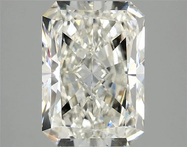 3.10ct Radiant Lab Grown Diamond (Colour G, Clarity VVS2, IGI Certified)