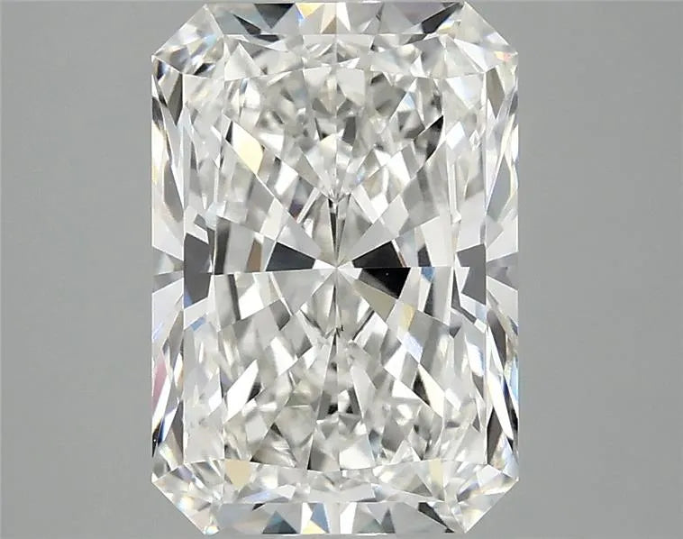 3.10ct Radiant Lab Grown Diamond (Colour G, Clarity VVS2, IGI Certified)