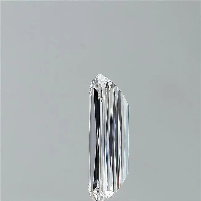3.13ct Radiant Lab Grown Diamond (Colour D, Clarity VVS2, IGI Certified)