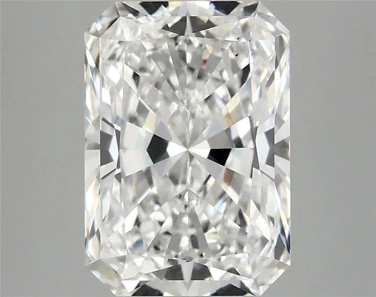 3.15ct Radiant Lab Grown Diamond (Colour E, Clarity VS1, IGI Certified)