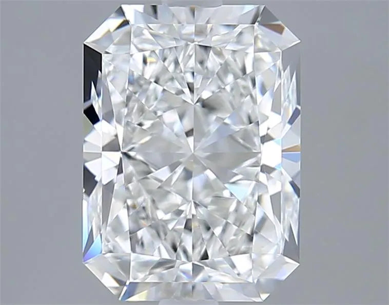 3.19ct Radiant Lab Grown Diamond (Colour E, Clarity VS1, IGI Certified)