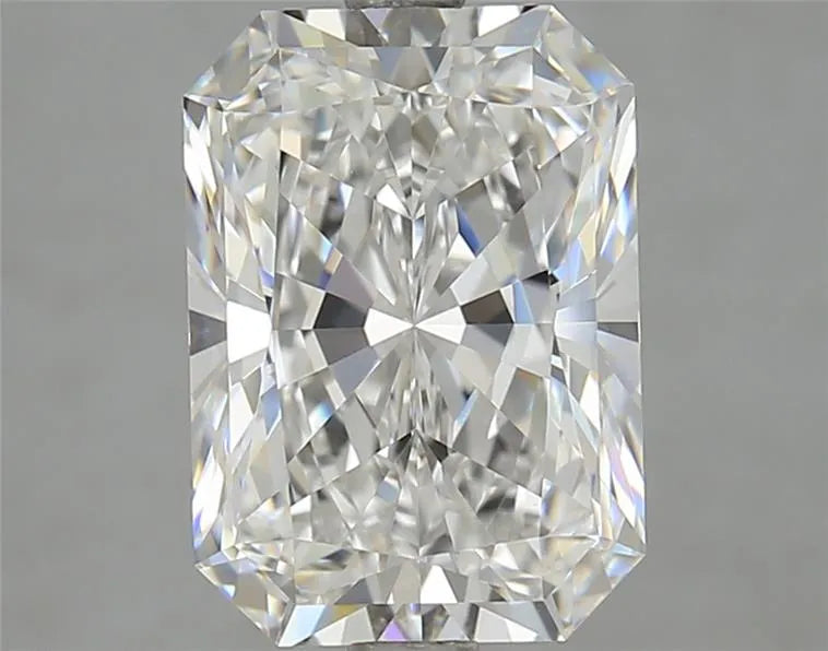 3.19ct Radiant Lab Grown Diamond (Colour E, Clarity VVS1, IGI Certified)