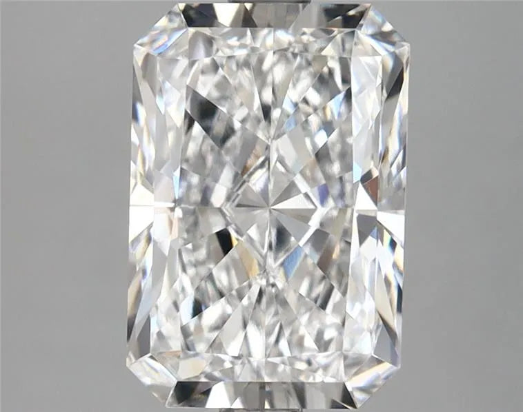 3.20ct Radiant Lab Grown Diamond (Colour F, Clarity VS1, IGI Certified)