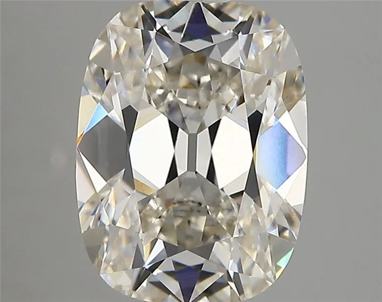 3.21ct Cushion modified Lab Grown Diamond (Colour G, Clarity VVS2, IGI Certified)