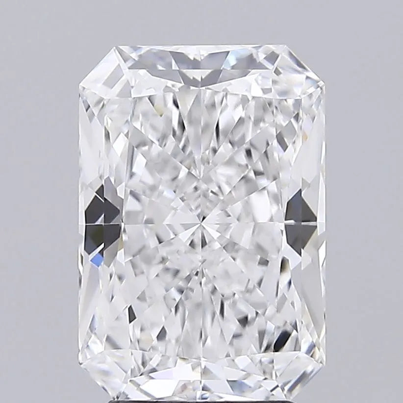 3.26ct Radiant Lab Grown Diamond (Colour D, Clarity VVS2, IGI Certified)