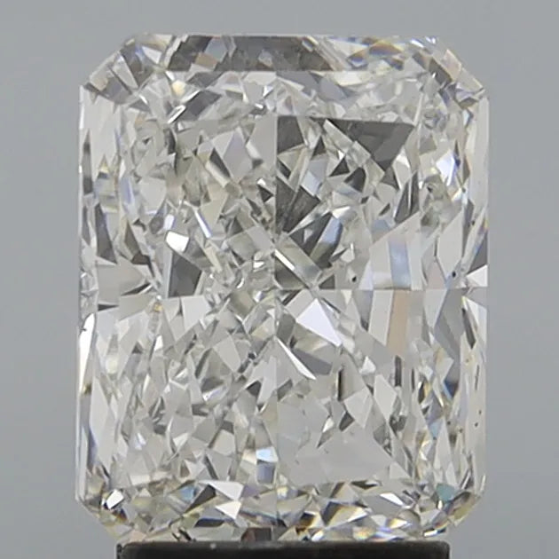 3.29ct Radiant Lab Grown Diamond (Colour G, Clarity VS2, IGI Certified)